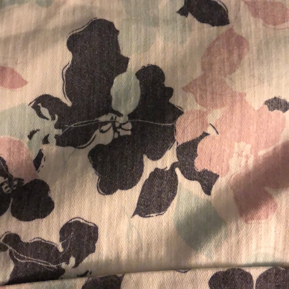 Shorts - Picture 2 of 6